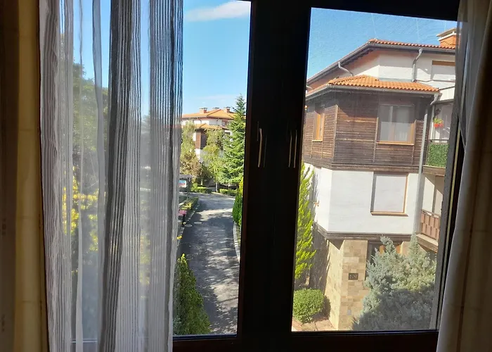 трёхкомнатные роскошные у моря в санта марина Apartament