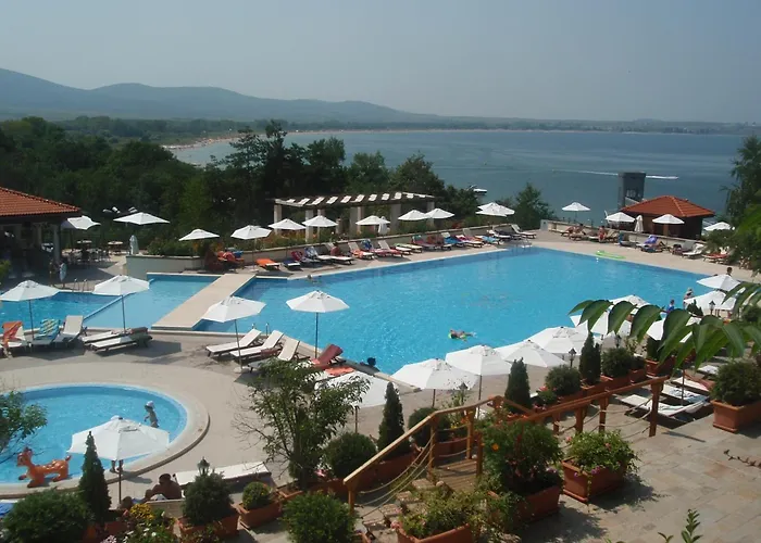 Daire трёхкомнатные роскошные у моря в санта марина